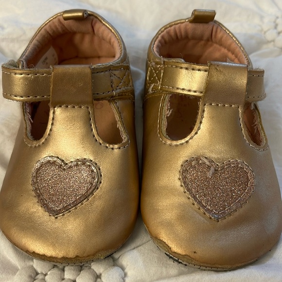 Baby shoes 12 -18 months - Picture 1 of 5